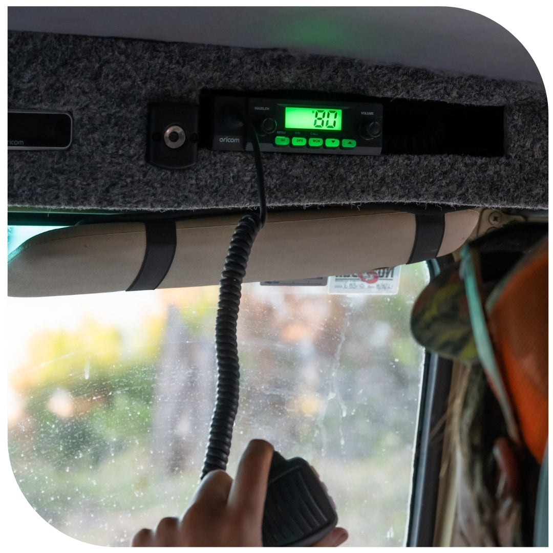 VALUE PACK - UHF025 UHF CB Radio + Black 6.5dBi Antenna