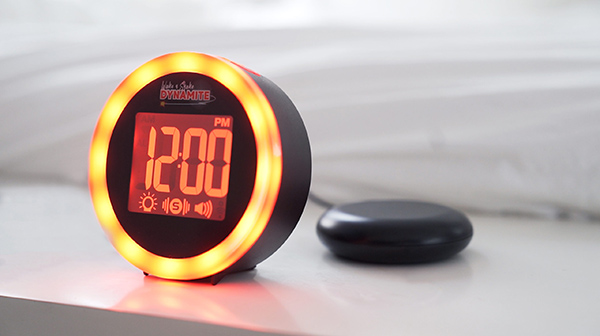 Wns80 Wake N Shake Loud Alarm Clock, Flashing Alarm Clock